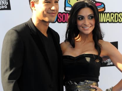 Bitte lächeln! Mario Lopez mit Courtney Mazza