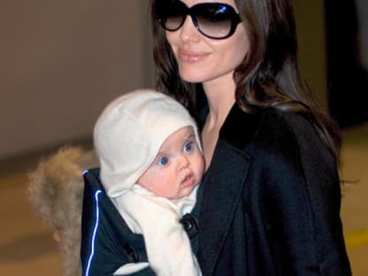 Angelina Jolie mit ihrer kleinen Tochter Vivienne Marcheline