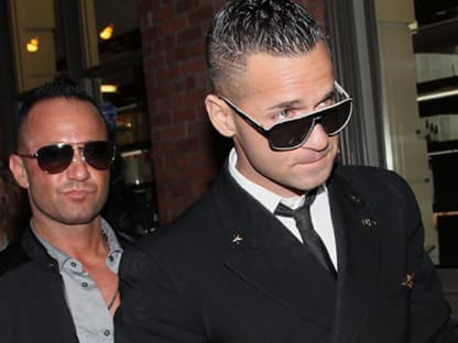 "Jersey Shore"-Star Mike Sorrentino ("The Situation") wollte als Pilot wohl ein Paar Mädels aufreißen