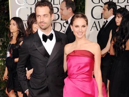 Zeigte sich ein halbes Jahr nach der Babypause: Oscar-Preisträgerin Natalie Portman mit ihrem Lebensgefährten Benjamin Millepied