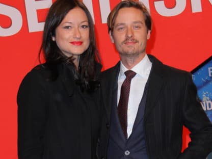 Tom Schilling mit Freundin Annie Mosebach in Berlin