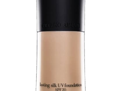 Deckt gut: "Long Lasting Silk UV Foundation" von Giorgio Armani, ca. 43 Euro  