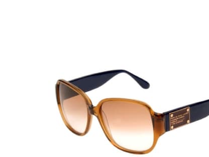 Sonnenbrille 
in Bicolore von 
Marc by Marc Jacobs, 
ca. 130 Euro