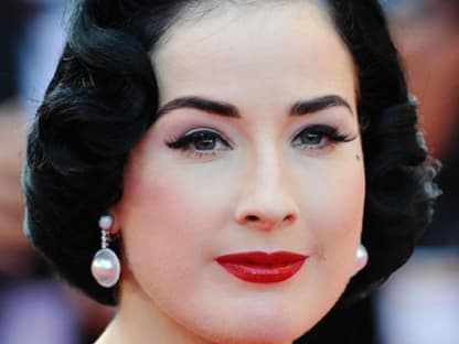 Dita von Teese hat den 20. Platz beim Eurovision Song Contest gut verkraftet