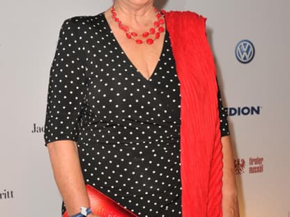 Marie-Luise Marjan setzte Akzente mit Rot