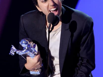 Ein Award ging an Jo Calderone. Jo, wer? Das ist die männliche Alter Ego von Popstar Lady Gaga!