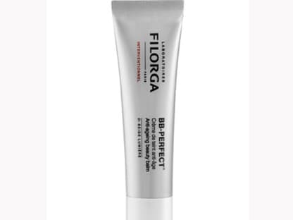 Diese BB Cream ist auch sehr deckend und riecht dabei super frisch. Von Filorga, 30 ml ca. 39 Euro. In den Nuancen 01 Hellbeige und 02 Goldsand