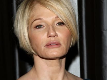  Ellen Barkin