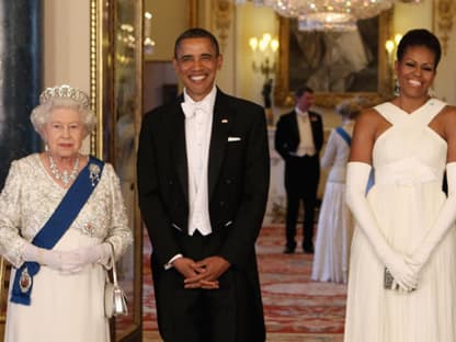 Königlich gut gekleidet zeigte sich nicht nur die Queen, auch Michelle und Barack Obama konnten sich sehen lassen