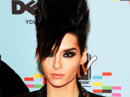 Die Frisur sitzt, das Make-up auch: Bill von Tokio Hotel 