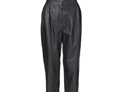 Retro deluxe: weite Lederhose mit hoher Taille von By Malene Birger, ca. 575 Euro