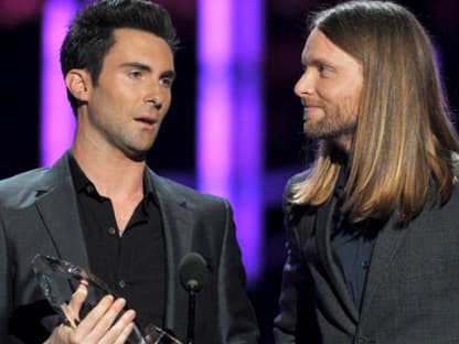 Adam Levine und James Valentine freuten sich riesig: Ihre Band "Maroon 5" wurde zur beliebtesten Band gewählt