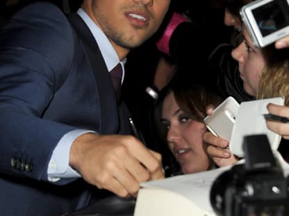 Smart: Taylor Lautner gab Autogramme