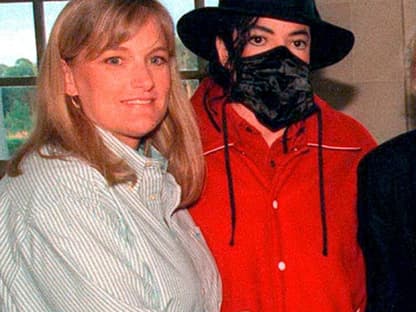 1996 heiratet Michael zum zweiten Mal. Seine Frau ist die Krankenschwester Debbie Rowe