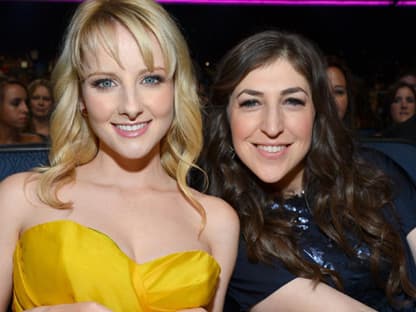 Melissa Rauch und Mayim Bialik von "The Big Bang Theory"