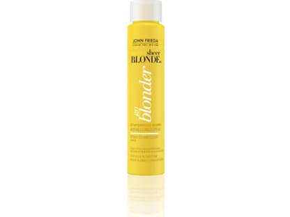 Blonds have more fun! Mit dem Aufhellungsspray wird man dank Citrus und Kamille um bis zu 5 Blondstufen heller. So steht dem versprochenen Spaß nichts mehr im Weg! "Sheer Blond Go Blonder" von John Frieda, 100 ml ca. 10 Euro