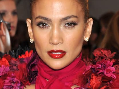 Jennifer Lopez hat das schon längst erkannt und versprühte bei einem Auftritt echten Hollywood-Glamour