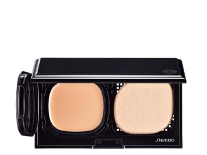 Advanced Hydro-Liquid Compact von Shiseido, Dose ca. 16 Euro, Refill 12 g je ca. 36 Euro