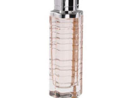 Das Portrait einer Frau riecht laut Mont Blanc nach Birne, Orange, Vanille und indischer Yasminblüte. Ein pudriger Duft verpackt in einen eleganten Flakon. "Legend Pur Femme" von Mont Blanc, 50 ml ca. 57 Euro, in Mont Blanc Boutiquen erhältlich