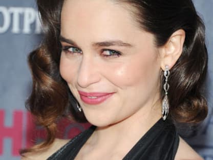 Und noch näher gezoomt. Emilia Clarke ist so hübsch! Und so sympathisch! 