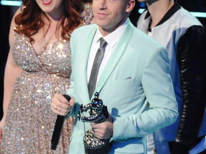 Bei den MTV VMAs 2013 stand Macklemore gemeinsam mit der bekennenden lesbischen Sängerin  Mary Lambert und Ryan Lewis auf der Bühne