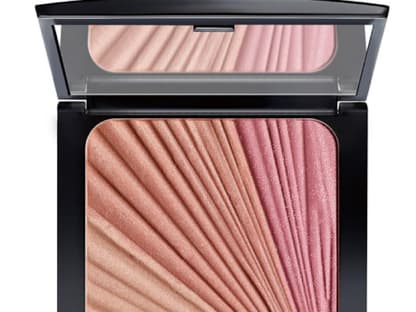 Rouge schenkt einen gesunden frischen Teint. Beim Zusammenmischen der drei Farben in der Artdeco Blusher Box erhält man ein farblich perfektes Finish. "Glam Stars Blusher" von Artdeco, ca. 20 Euro