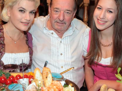 Ralph Siegel mit seiner Frau Kriemhild (l.) und Tochter Alana (r.)