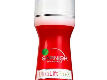 Strafft mit Massageroller: "Ultralift Pro-X Aufbauende Pflege" von Garnier, 50 ml ca. 13 Euro