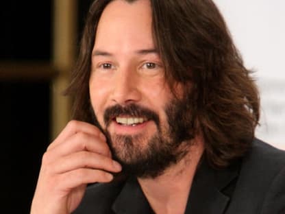 Keanu Reeves stellt sich den Fragen der Reporter