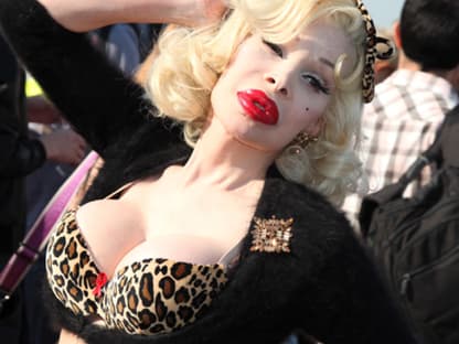 Die amerikanische Drag-Queen Amanda Lepore zeigte sich in Posierlaune