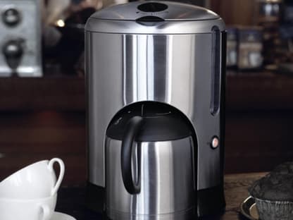 Thermo-Kaffeemaschine:
Vollmundiger Genuss für 4-12 Tassen. Preis 69,90 Euro