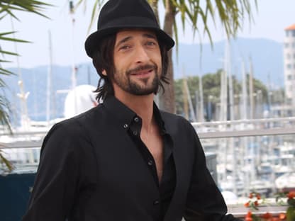 Oscarpreisträger Adrien Brody zeigte sich vor der ersten Filmvorführung allerbester Laune