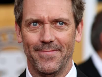 Dr. House mit einem Lächeln, wer hätte das gedacht! Schauspieler Hugh Laurie.