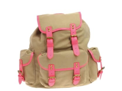 Rucksack mit Neondetails 
von Asos, ca. 30 Euro