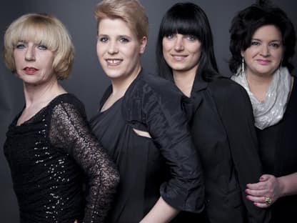 Einmal im Leben das Cover der OK!   zieren! Für die Gäste des „German Hairdressing Award 2012“ wurde dieses   Traum Wirklichkeit. Jeder Gast des Gala-Abends konnte an einem  persönlichen  OK! Fotoshooting teilnehmen - und die tollen Ergebnisse  sehen  Sie hier! Viel Spaß beim Durchklicken!﻿