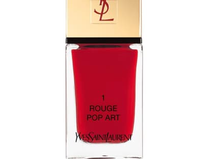  Die Nuance "Pop Art" setzt das perfekte Farbsignal. Und das lackieren ist dank des breiten, kurzen Pinsels auch ein Kinderspiel. Das Beauty-Must-Have für den Herbst! "La Laque Couture Nr. 1" von Yves Saint Laurent, 10 ml, ca. 23 Euro, erhältlich auch hier im <a href="http://shop.ok-magazin.de/yves-saint-laurent-nagelmake-up-nagellack-10-0-ml,hlvr3jsxn8ce6omk,i" target="_blank">OK!-Shop</a>