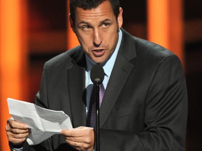 Comdian Adam Sandler konnte seine Scherze auch auf der Bühne nicht lassen