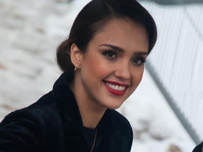 Schauspielerin Jessica Alba kommt zur Show von Dior