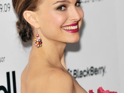 Strahlend schön: Natalie Portman flirtet mit den anwesenden Fotografen