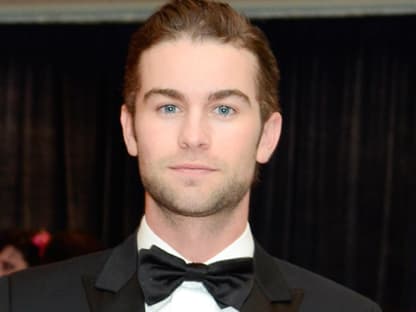 Sein "Gossip Girl"-Kollege Chace Crawford durfte auch schon in einem Kinofilm die männliche Hauptrolle übernehmen! In dem Film "Twelve" spielt er einen 17-jährigen Drogen-Dealer