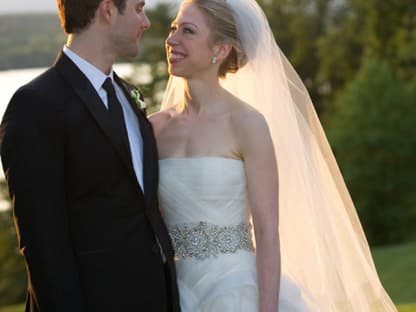 Wie romantisch! Im ganz privaten und kleinen Kreis feierten Chelsea Clinton und Marc Mezvinsky ihre Hochzeit