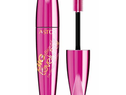 Um das Augen-Make-up abzuschließen, hat Rachel eine Mascara für einen voluminösen Augenaufschlag verwendet. "B&B Lovely Doll Mascara" von Astor, ca. 8 Euro