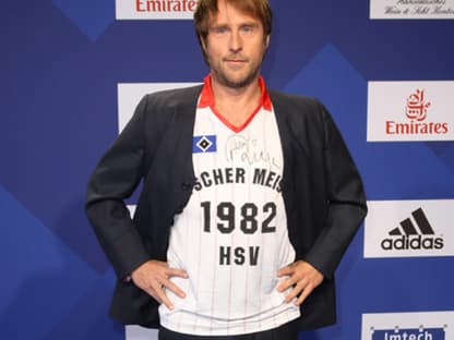 Großer HSV-Fan: "Stromberg"-Star Bjarne Maedel kam im Fanshirt