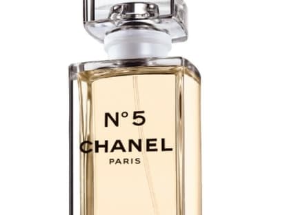 Elegant: Bouquet aus Jasmin und Rose: "No. 5  Eau Première"von Chanel, EdP, 75 ml ca. 88 Euro