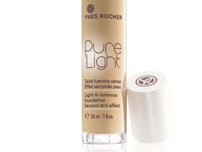  Reis-Extrakt soll in diesem neuen Make-up die Zellatmung anregen. Ein ebenmäßiges Aussehen ist so auf alle Fälle garantiert. âPure Light" von Yves Rocher, erhältlich in 11 Nuancen, 30 ml 22 Euro