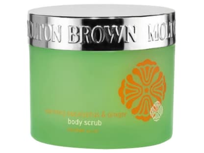 Tolle Haut: Body Scrub - Warming Eucalyptus & Ginger von Molton Brown, 300 g ca. 42 Euro