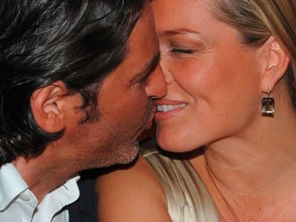 Knutschalarm: Thomas Anders und seine Frau Claudia Weidung-Anders bei "Gant"