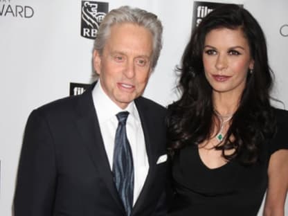 13 Jahre Ehe und sie wollen aufgeben? Nein! Catherine Zeta Jones und Michael Douglas sind zwar getrennt, aber sie arbeiten an ihrer Beziehung´ 