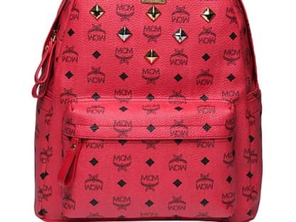 Royal Punk! Lederrucksack mit Logo-Print und Nieten-Applikation von MCM, ca. 530 Euro