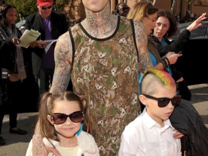 Musiker Travis Barker brachte seine beiden Kids mit zur Veranstaltung